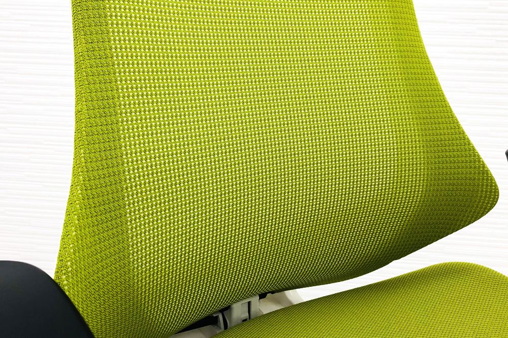 イトーキ エフチェア 2017年製 中古オフィスチェア クッション 可動肘 事務椅子 ITOKI 中古オフィス家具 KG-177JBH モスグリーン画像