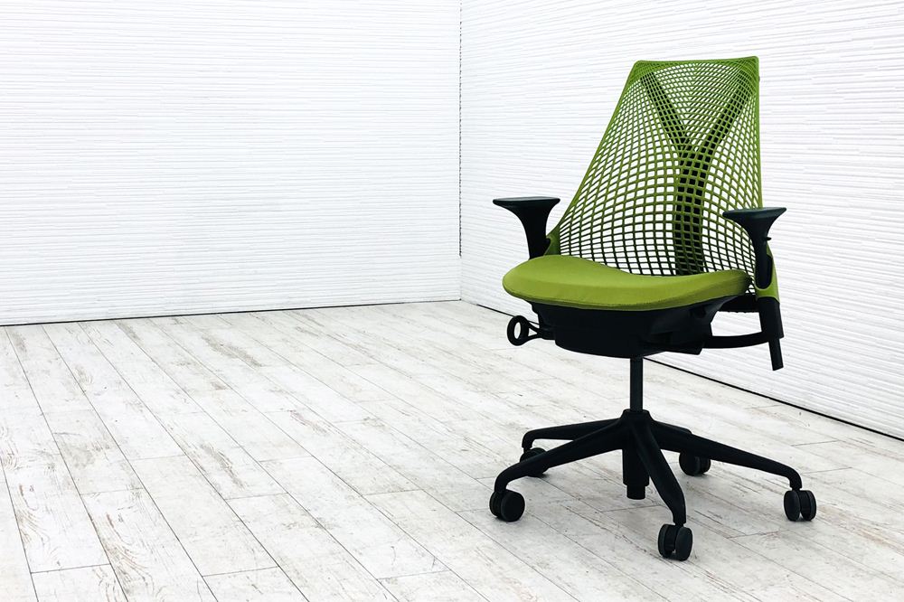 セイルチェア 2020年製 中古 ハーマンミラー ミドルバックメッシュ SAYL Chairs デザインチェア 中古オフィス家具 可動肘 グリーン画像