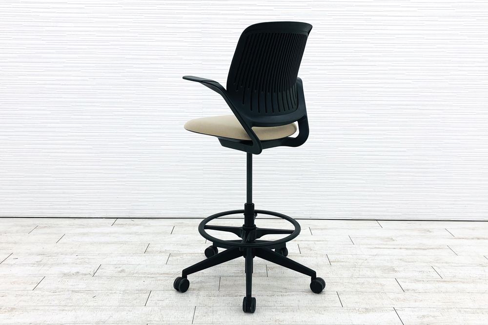 スチールケース コビスツール ハイチェア 中古 スツール Steelcase Think 可動肘 中古オフィス家具 434711 ベージュ画像