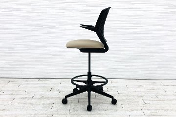 スチールケース コビスツール ハイチェア 中古 スツール Steelcase Think 可動肘 中古オフィス家具 434711 ベージュ画像