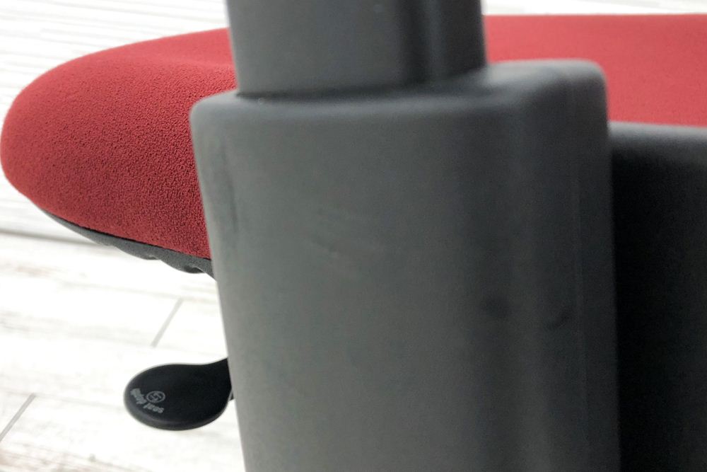 スチールケース リープチェア V2 中古 クッション Steelcase Leap 中古オフィス家具 OAチェア レッド 46216179の画像