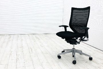 オカムラ バロンチェア 中古 2017年製 可動肘 ハイバック グラデーションメッシュ 中古オフィス家具 ブラック CP85DR-FGR1画像