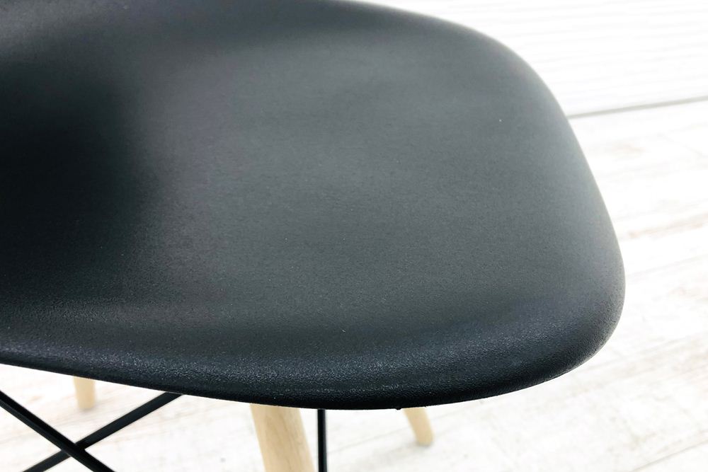 イームズ シェルチェア ハーマンミラー Herman Miller Eames Shell Chairs イームズチェア サイドチェア 中古オフィス家具 正規品 ブラック画像