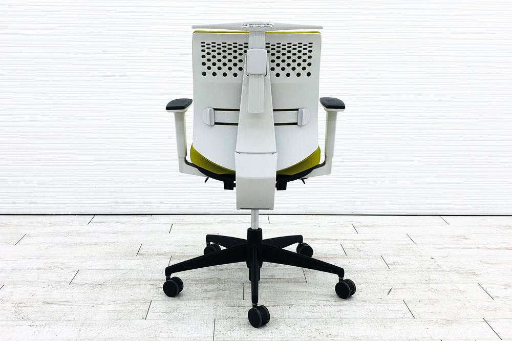 ウィザード2 ローバック 中古 2016年製 コクヨ ウィザードチェア クッション 可動肘 中古事務椅子 中古オフィス家具 ハンガー付 CRS-G1820 ライトオリーブ画像