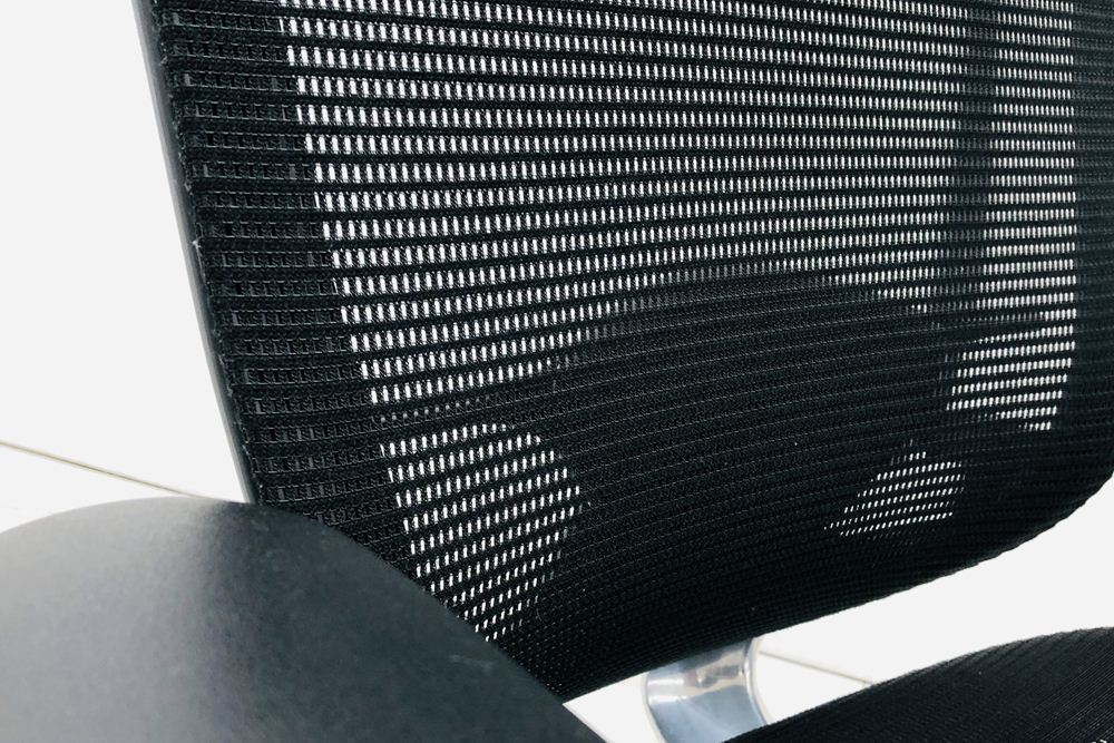 オカムラ コンテッサチェア 中古 2015年製 エクストラハイバック メッシュ 高機能チェア 大型ヘッドレスト 中古オフィス家具 ブラック画像