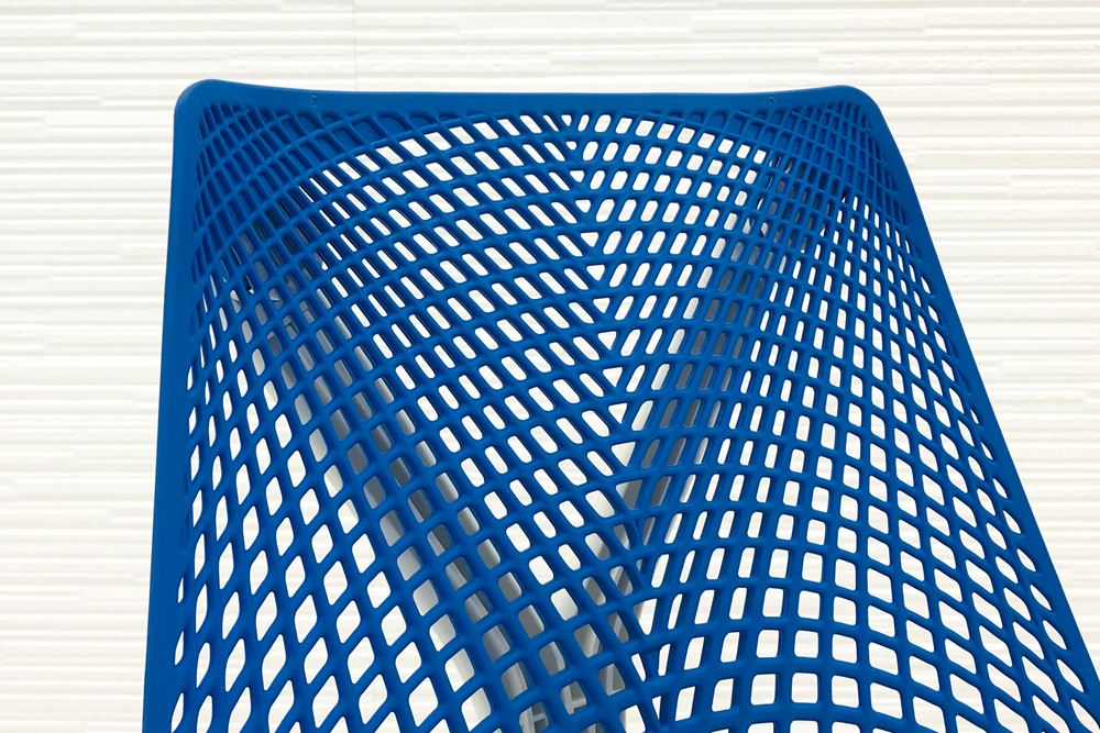 ハーマンミラー セイルチェア 中古 【前傾チルト無】 SAYL Chairs デザインチェア 中古オフィス家具 固定肘 ブルーの画像