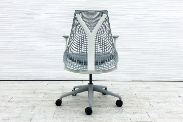 セイルチェア 中古 ハーマンミラー ミドルバックメッシュ 固定肘 SAYL Chairs デザインチェア 中古オフィス家具 グレー画像