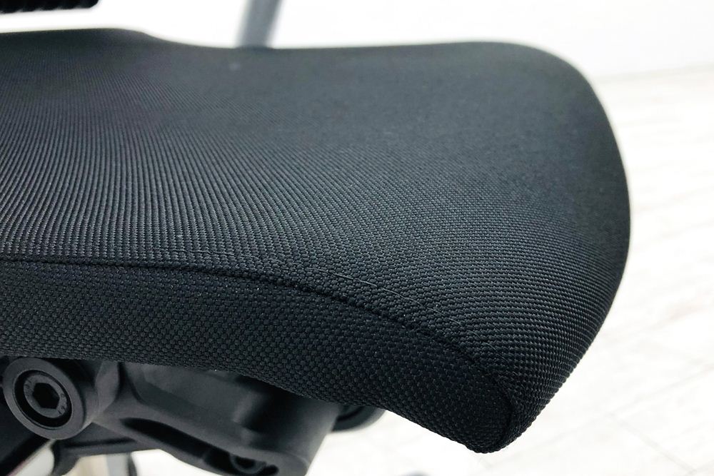 スピーナチェア イトーキ 中古 2022年製 事務椅子 エラストマーバック スピーナ 固定肘 中古オフィス家具 ブラック KE-755GV-T1T1T1画像