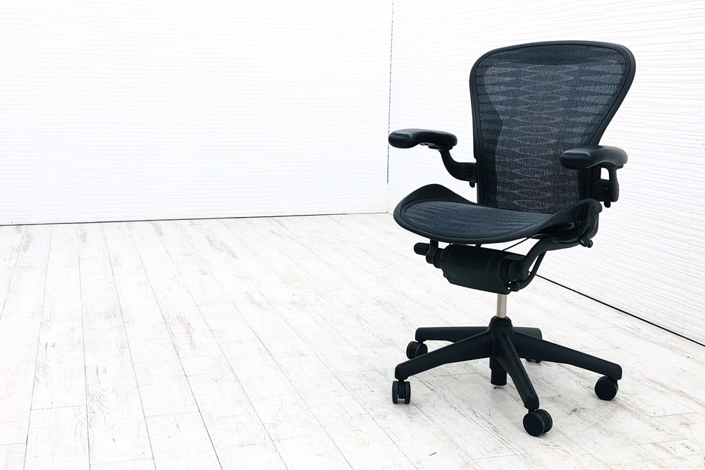 アーロンチェア 中古 Bサイズ フル装備 タキシードメッシュ ハーマンミラー アーロン Herman Miller 中古オフィス家具 肘レバー画像