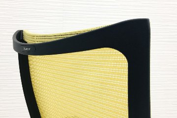 オカムラ バロンチェア 中古 2017年製 バロン 可動肘 ハイバック ポリッシュフレーム 中古オフィス家具 イエロー画像
