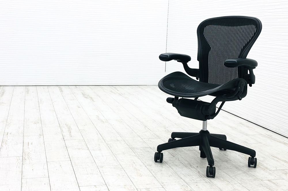 ハーマンミラー アーロンチェア Aサイズ ライト 中古  Herman miller Aeron Chair 中古オフィス家具 可動肘(レバー)画像