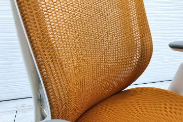 オカムラ シルフィーチェア 中古 2016年製 エクストラハイバック 可動肘 Sylphy 中古オフィス家具 C685XW-FMR8 オレンジ画像