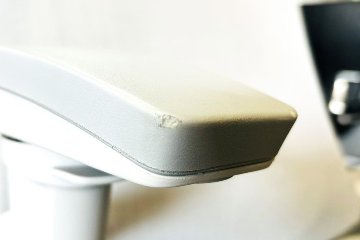 アクトチェア 2019年製 中古 イトーキ Act 可動肘 事務椅子 ITOKI 中古オフィス家具 ホワイトグレーの画像
