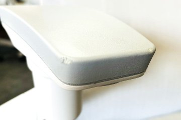 アクトチェア 2019年製 中古 イトーキ Act 可動肘 事務椅子 ITOKI 中古オフィス家具 ホワイトグレーの画像