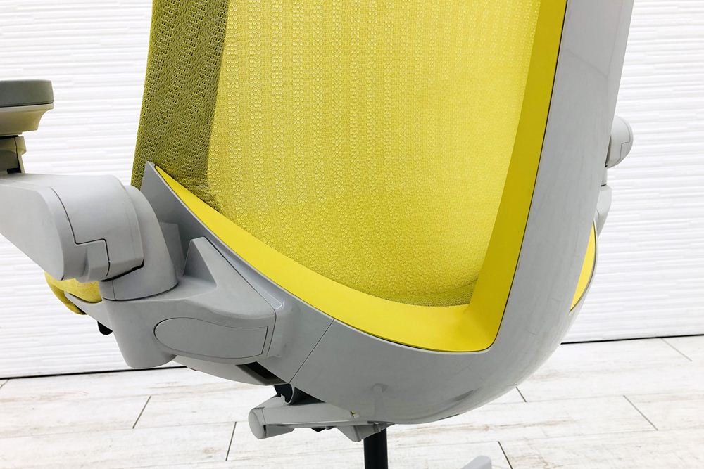 アクトチェア 2020年製 中古 イトーキ Act 可動肘 事務椅子 ITOKI 中古オフィス家具 カナリアイエロー画像