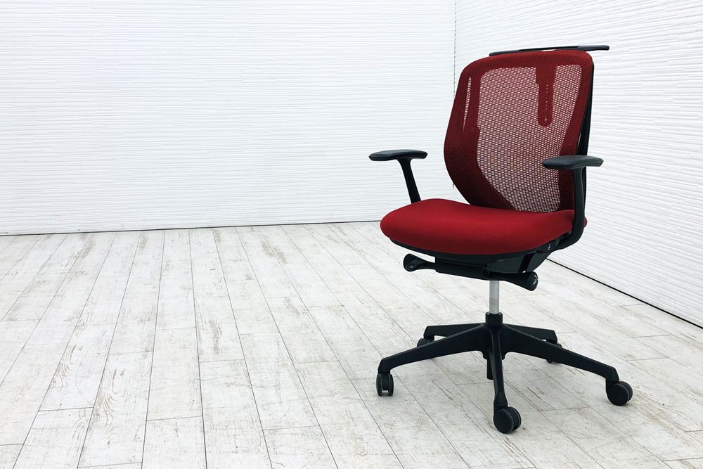 シルフィーチェア 中古 2017年製 オカムラ ローバック 固定肘 中古チェア Sylphy メッシュ 中古オフィス家具 レッドの画像