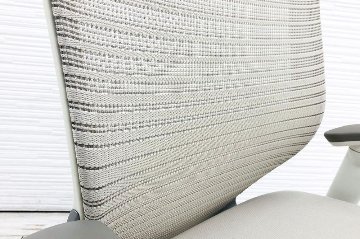 バロンチェア 2017年製 オカムラ エクストラハイバック グラデーションメッシュ 可動肘 中古オフィス家具 可動ヘッドレスト ホワイト画像