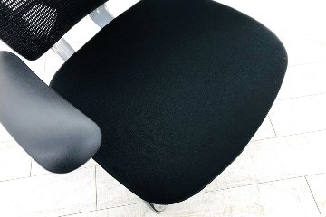 オカムラ コンテッサチェア 中古 2017年製 コンテッサ ヘッドレスト付 ポリッシュフレーム クッション 中古オフィス家具 ブラック画像