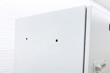 コクヨ エディア 8人用ロッカー 中古 スチールロッカー メールボックス ホワイト 中古オフィス家具 オートロックダイヤル錠 電源コード付き 900/450/1810の画像