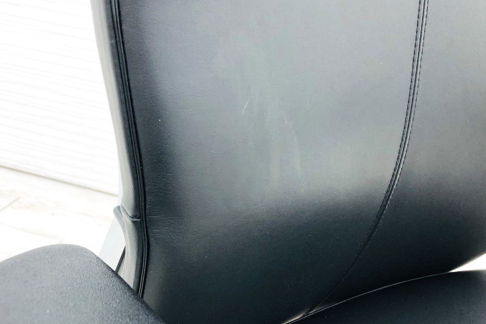 デュークチェア 2017年製 中古 オカムラ エクストラハイバック デューク 高機能チェア 中古オフィス家具 革 ブラック CZ87ZXの画像