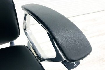 デュークチェア 2017年製 中古 オカムラ エクストラハイバック デューク 高機能チェア 中古オフィス家具 革 ブラック CZ87ZXの画像