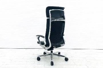 デュークチェア 2017年製 中古 オカムラ エクストラハイバック デューク 高機能チェア 中古オフィス家具 革 ブラック CZ87ZXの画像