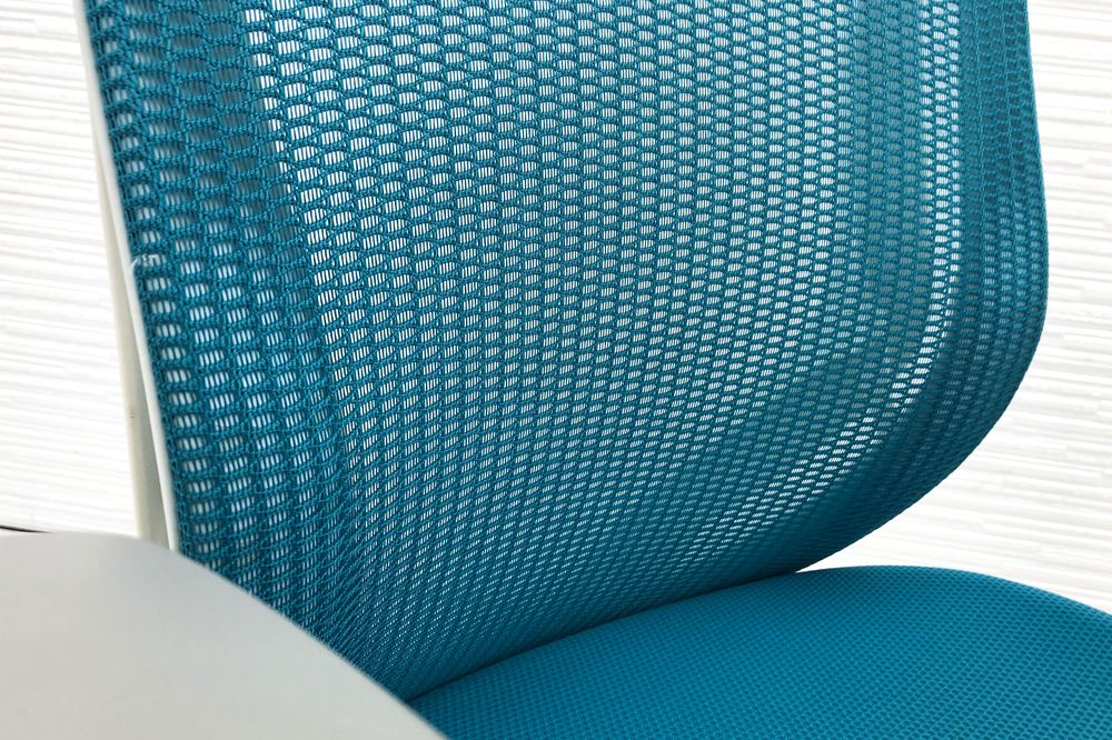 オカムラ シルフィーチェア 中古 2016年製 ハイバック 可動肘 Sylphy クッション 中古オフィス家具 ブルーグリーン画像