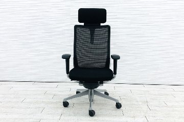 オカムラ コーラルチェア 中古 エクストラハイバック メッシュ 可動肘 ヘッドレスト付 中古オフィス家具 ブラックの画像