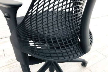 ハーマンミラー セイルチェア 中古 2020年製 SAYL Chairs デザインチェア 中古オフィス家具 可動肘 ブラック画像