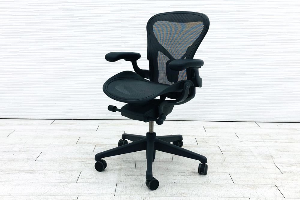 爆買いお得中古 ハーマンミラー Herman Miller アーロンチェア Aサイズ ライト 固定肘 座面傷あり レバーキャップ欠品あり ① ハーマンミラー