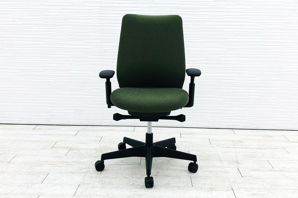 オカムラ ポータムチェア 未使用中古品 中古 2023年製 スタンダードバック 可動肘 中古オフィス家具 ダークグリーンの画像