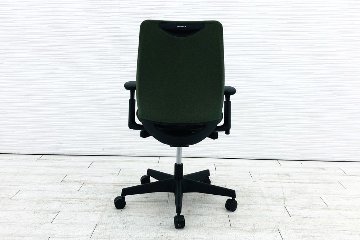 オカムラ ポータムチェア 未使用中古品 中古 2023年製 スタンダードバック 可動肘 中古オフィス家具 ダークグリーンの画像