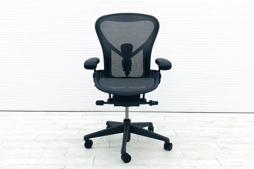 【未開封未使用品】 ハーマンミラー アーロンチェア リマスタード Cサイズ フル装備 Aeron Chairs Remastered 中古 Herman Miller 中古オフィス家具 グラファイトの画像