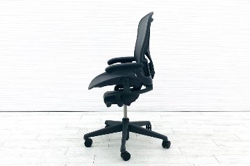 【未開封未使用品】 ハーマンミラー アーロンチェア リマスタード Cサイズ フル装備 Aeron Chairs Remastered 中古 Herman Miller 中古オフィス家具 グラファイトの画像