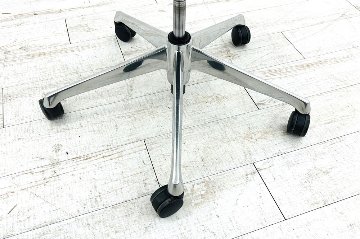 バロンチェア Baron オカムラ 2017年製 エクストラハイバック 座面クッション 可動肘 中古オフィス家具 可動ヘッドレスト ブラックの画像