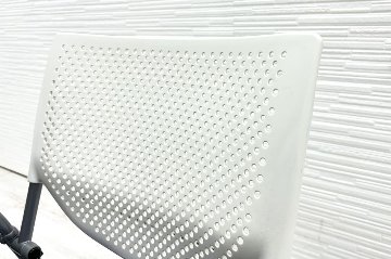 プロスタックチェア オカムラ 中古 2021年製 未使用品 ミーティングチェア ネスティングチェア 会議椅子 中古オフィス家具 テーブル付 ミディアムブルーの画像