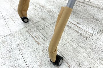 プロスタックチェア オカムラ 中古 2021年製 未使用品 ミーティングチェア ネスティングチェア 会議椅子 中古オフィス家具 テーブル付 ミディアムブルーの画像