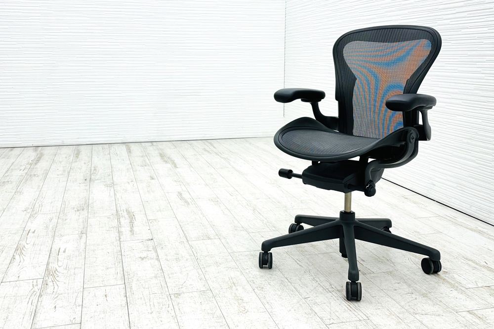 アーロンチェア リマスタード Aサイズ ライトシリーズ ハーマンミラー 中古 2018年製 Herman Miller Aeron Chairs 中古オフィス家具 グラファイト画像