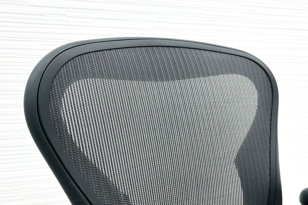 アーロンチェア リマスタード Aサイズ ライトシリーズ ハーマンミラー 中古 2018年製 Herman Miller Aeron Chairs 中古オフィス家具 グラファイトの画像