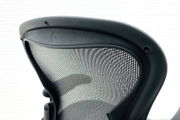 アーロンチェア リマスタード Aサイズ ライトシリーズ ハーマンミラー 中古 2018年製 Herman Miller Aeron Chairs 中古オフィス家具 グラファイトの画像