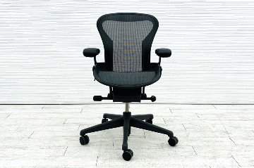 アーロンチェア リマスタード Aサイズ ライトシリーズ ハーマンミラー 中古 2018年製 Herman Miller Aeron Chairs 中古オフィス家具 グラファイトの画像