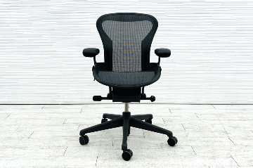 アーロンチェア リマスタード Aサイズ ライトシリーズ ハーマンミラー 中古 2018年製 Herman Miller Aeron Chairs 中古オフィス家具 グラファイト画像