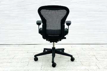 アーロンチェア リマスタード Aサイズ ライトシリーズ ハーマンミラー 中古 2018年製 Herman Miller Aeron Chairs 中古オフィス家具 グラファイトの画像