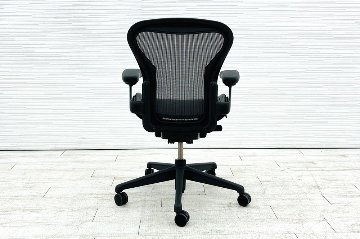 アーロンチェア リマスタード Aサイズ ライトシリーズ ハーマンミラー 中古 2018年製 Herman Miller Aeron Chairs 中古オフィス家具 グラファイト画像