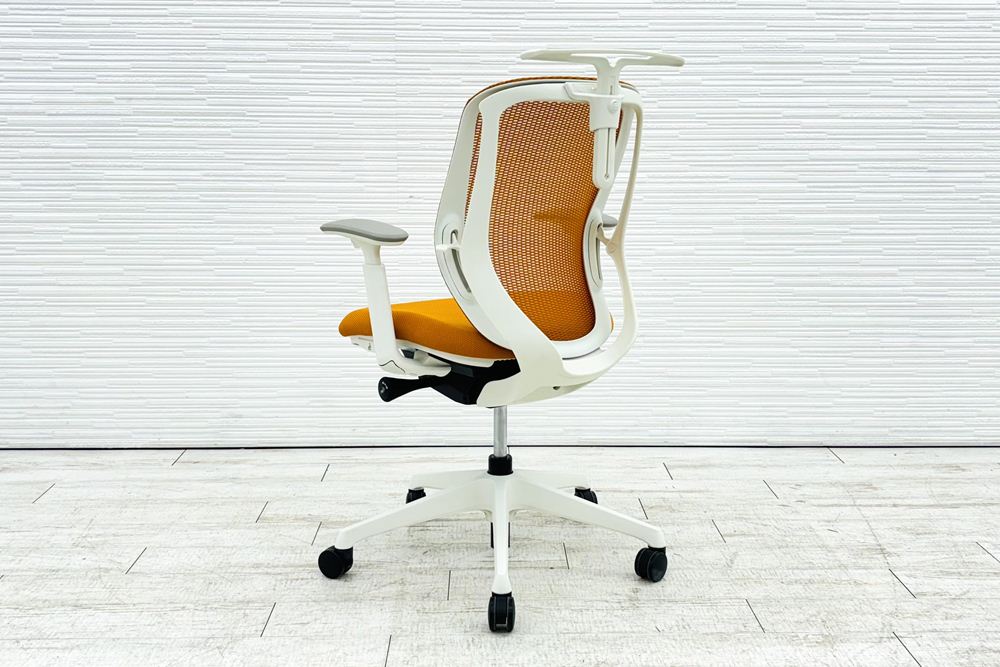 シルフィーチェア 中古 オカムラ ローバック Sylphy 可動肘 メッシュ 中古オフィス家具 オレンジの画像