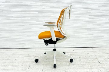 シルフィーチェア 中古 オカムラ ローバック Sylphy 可動肘 メッシュ 中古オフィス家具 オレンジの画像