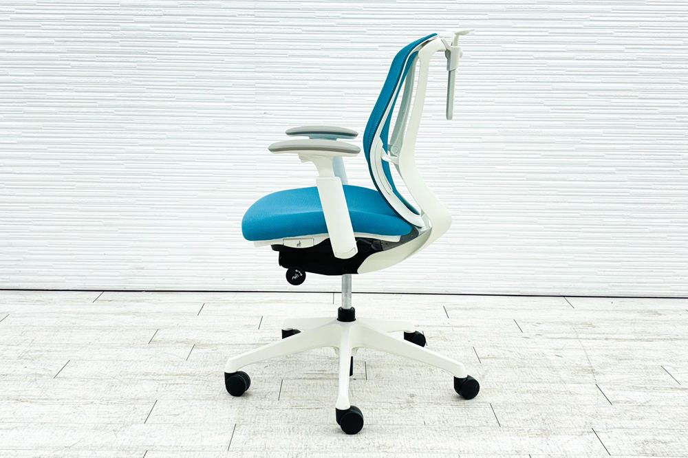 シルフィーチェア 中古 オカムラ ローバック Sylphy 可動肘 メッシュ 中古オフィス家具 ブルーグリーンの画像