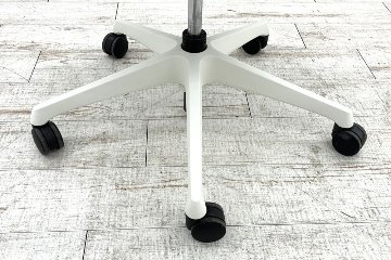 オカムラ シルフィーチェア 中古 2017年製 ハイバック 可動肘 Sylphy 中古オフィス家具 C686XW-FMP3 ミディアムブルーの画像