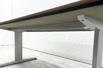 オカムラ Liftio 固定タイプ リフティオ 中古 ネオウッドダーク ミーティングテーブル 小型会議テーブル 中古オフィス家具 1800/900/720の画像