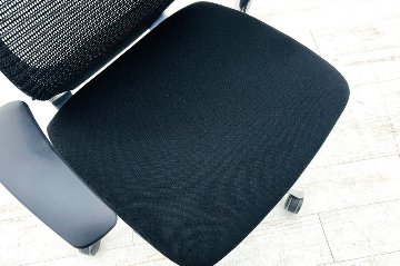 オカムラ Baron バロンチェア ハイバック 中古 2014年製 中古オフィス家具 固定肘 座クッション デザインアーム ブラックの画像